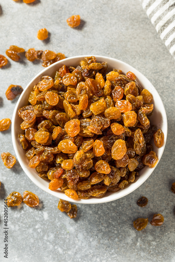 Fototapeta premium Healthy Organic Golden Raisins