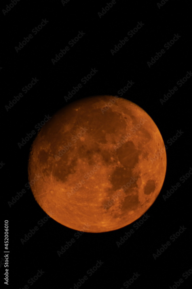 Naklejka premium spooky moon