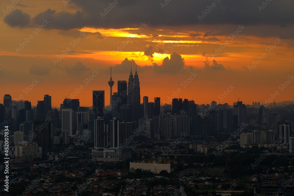 Fototapeta premium NIGHT SCAPE OF KUALA LUMPUR