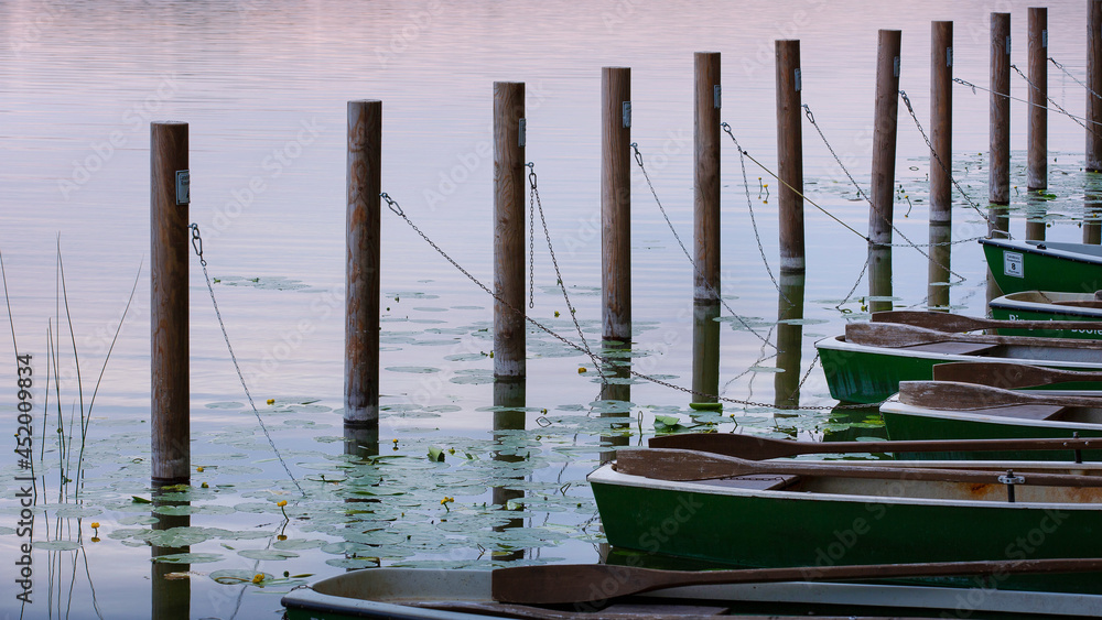 Fototapeta premium boats in the harbor