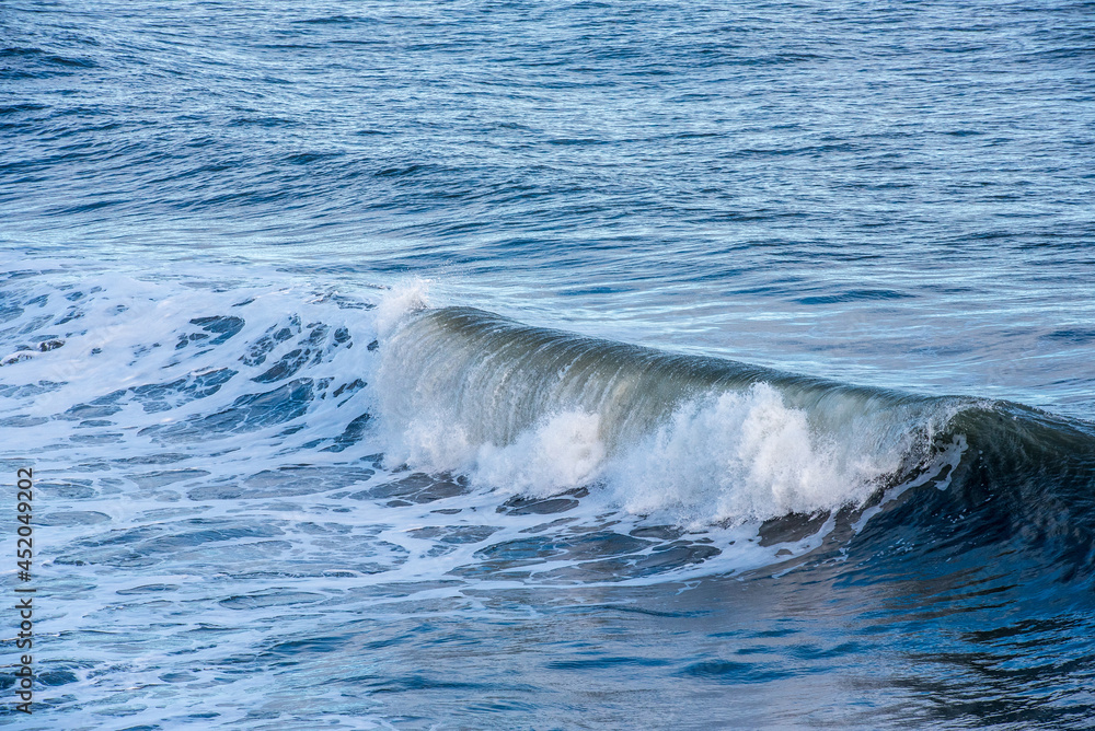 brechende Welle im Meer brechende Welle im Meer