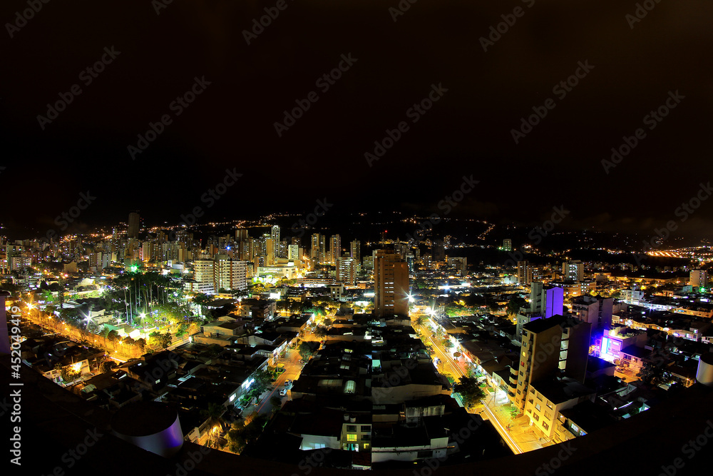 Fototapeta premium Ciudad de noche 