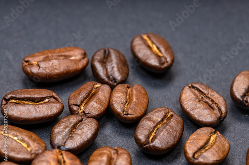 Coffee beans with a uniform color