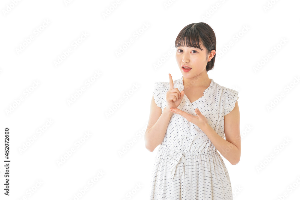 アイデアを思いつく若い女性