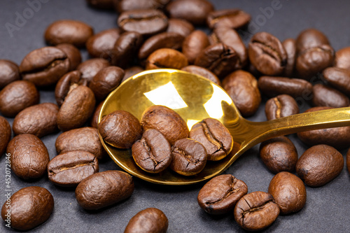 Coffee beans with a uniform color