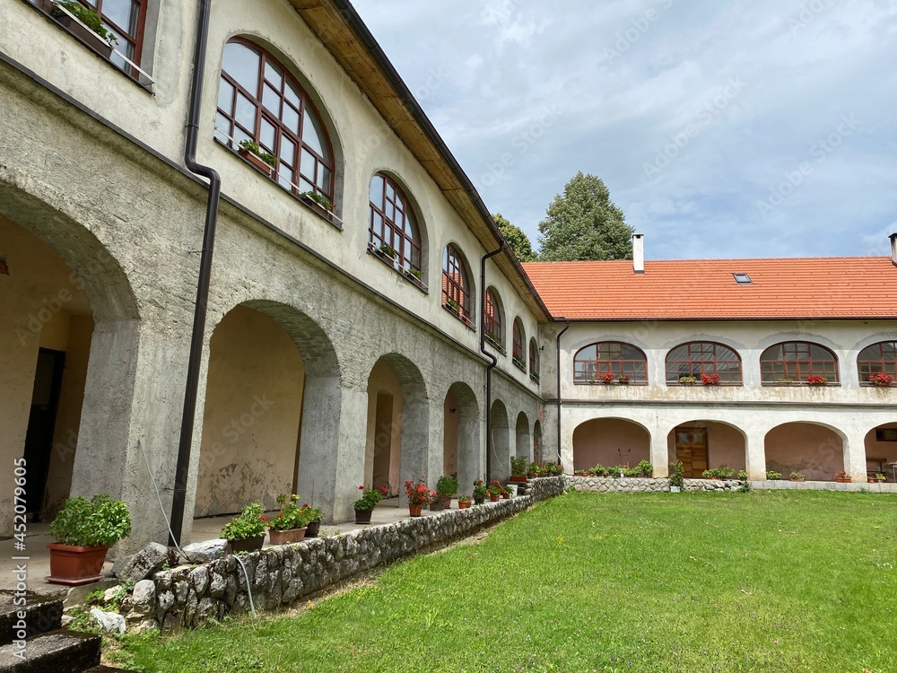 Three-winged building of the Orthodox Monastery Gomirje - Croatia (Trokrilna zgrada pravoslavnog manastira, Manastir Gomirje - Hrvatska)