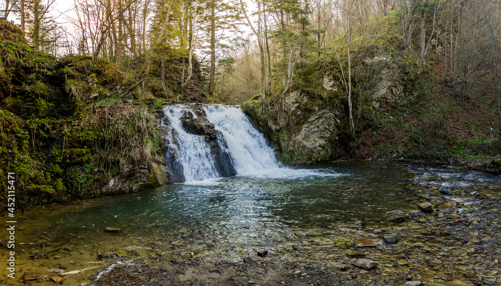 Fototapeta premium Hurkalo waterfall in carpathian forest
