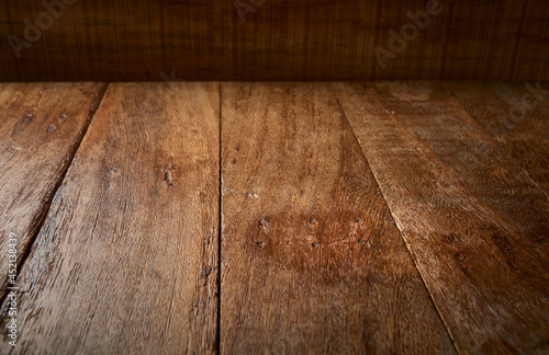 Fundo de cena em madeira com tábuas na vertical photo