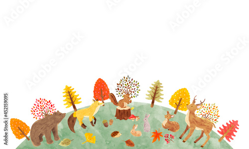 秋の森に集まるかわいい動物たちのイラスト　手描き水彩画　01