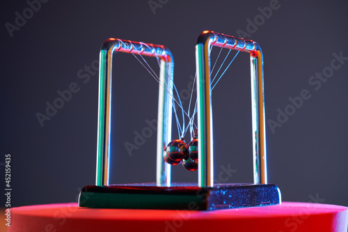 newton pendulum tangled