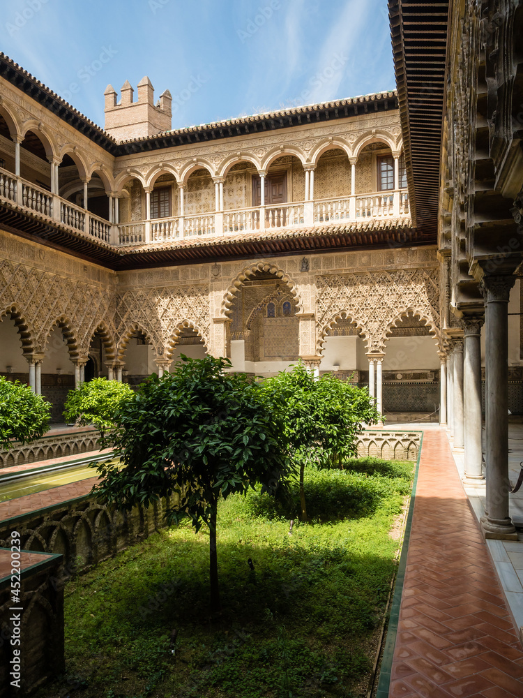 Travel in Sevilla: visit of the Alcazar