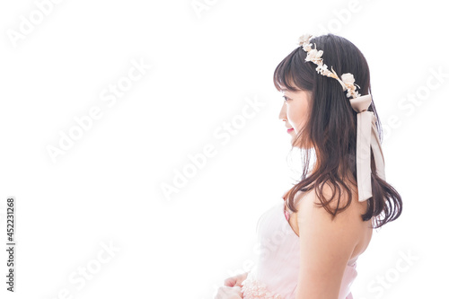 ドレスを着た若い花嫁