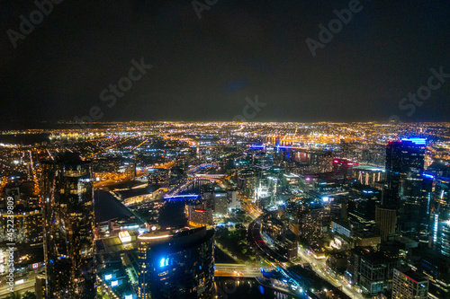 Wallpaper Mural オーストラリアのメルボルンの観光名所を旅行する風景 Scenes from a Trip to Melbourne, Australia Torontodigital.ca