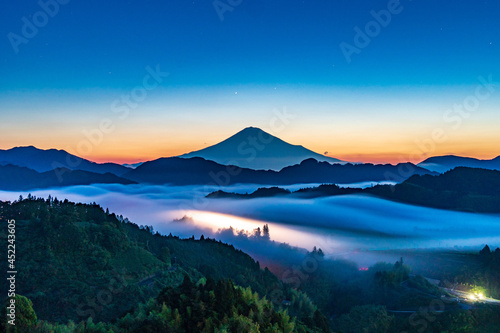 Mt. Fuji and the sea of       clouds