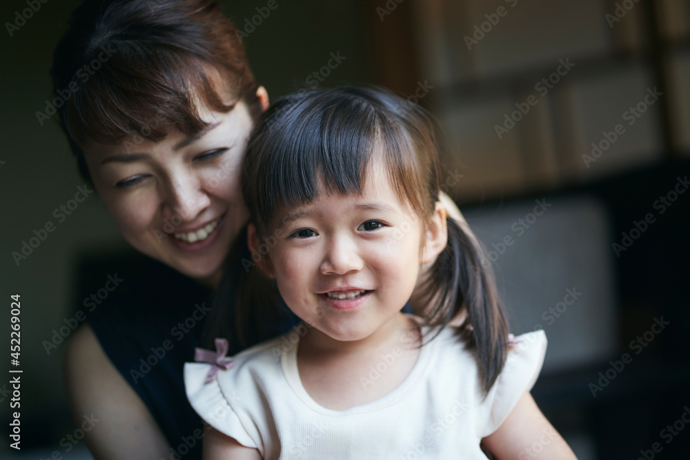母と娘のくつろぎの時間 母と娘のくつろぎの時間