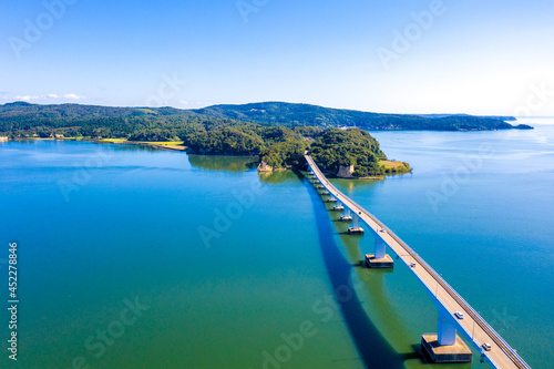 能登島大橋と能登島（石川県）