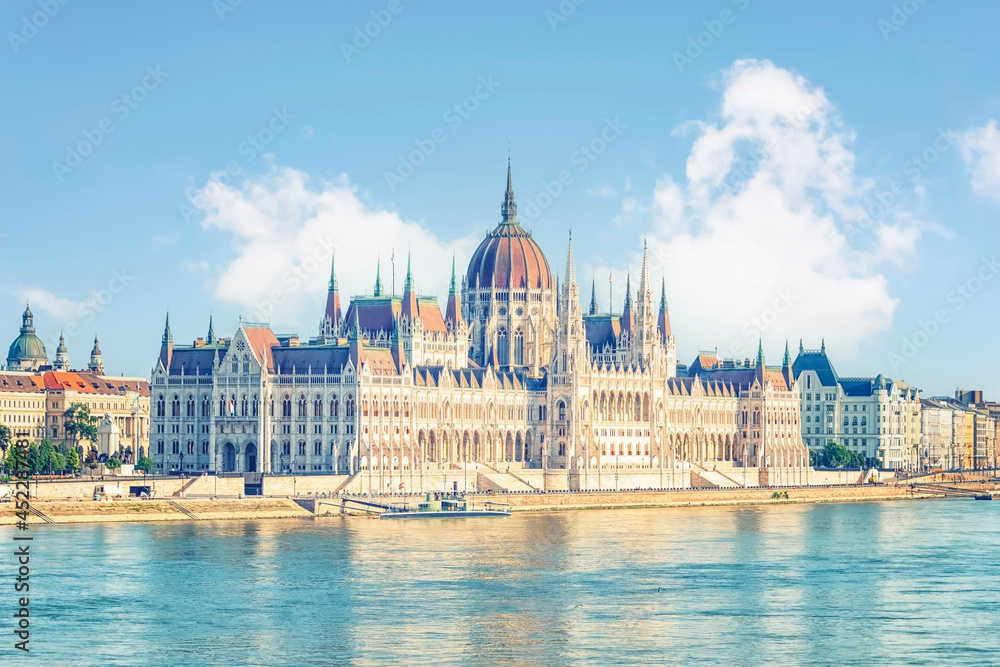 Fototapeta premium Hungarian Parliament Building in Budapest