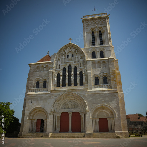basilica sainte marie madeleine of vezelay in bourgogne