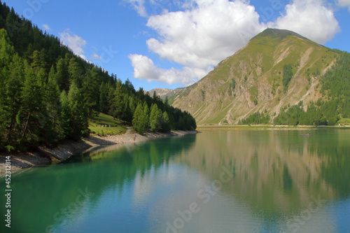 lago di montagna a livigno  italia  mountain lake in livigno  italy