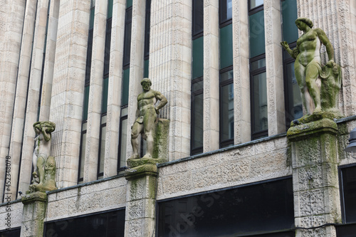 statuen an der fassade galeria haus in wuppertal, nrw, deutschland photo
