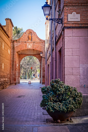 Fototapeta Naklejka Na Ścianę i Meble -  Historic city of Alcala de Henares next to the city of Madrid