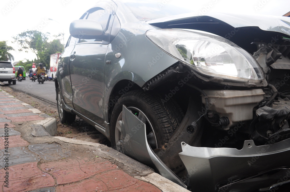 close-up of a car that was damaged in a traffic accident.
illustration of a car accident on a highway in Malang close-up of a car that was damaged in a traffic accident.
illustration of a car accident on a highway in Malang