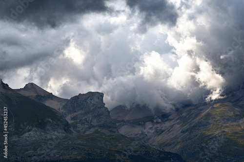 Haute Alpes, montagne, nuage, orage
