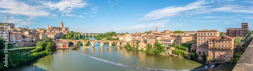 Fotografie Panoramic view at the Albi town with Tarn river and old bridge - France