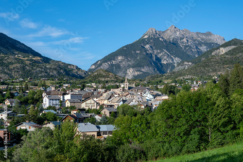 Village de guillestre dans le Queyras dans les Hautes-Alpes en été