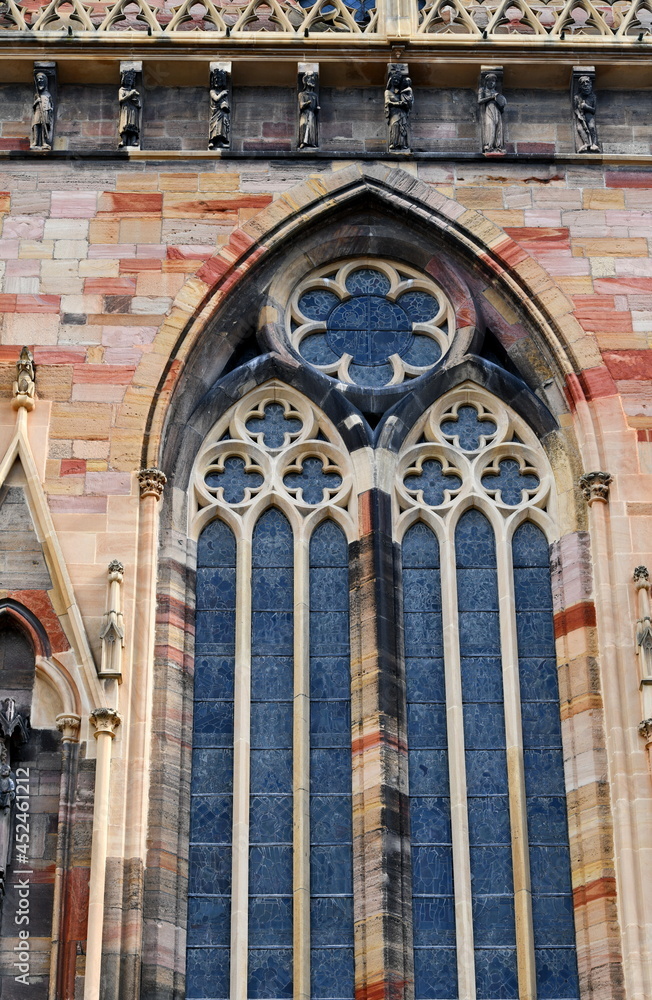 Fototapeta premium façade extérieur de la cathedrale de colmar