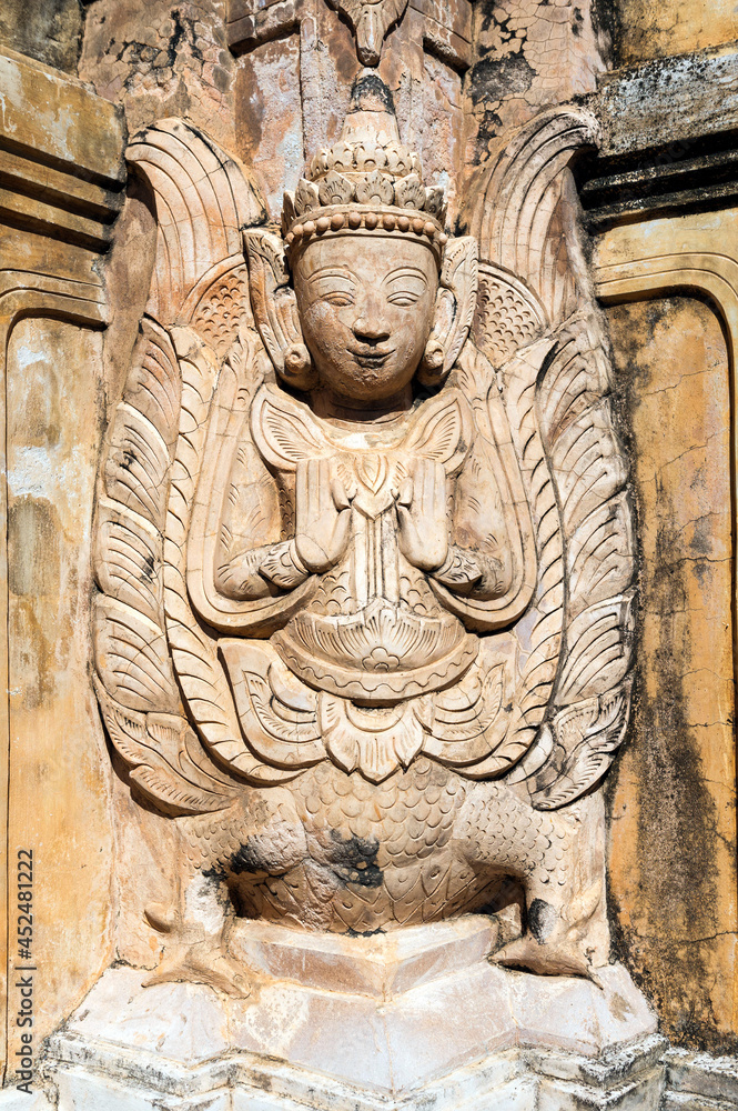 Myanmar. Nyaung Shwe. The Sankar Lake. Temple of Takhaung Mwetaw. Detail of statue