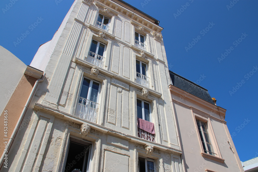 Obraz premium ancient stone houses in les sables-d'olonne in vendée (france) 