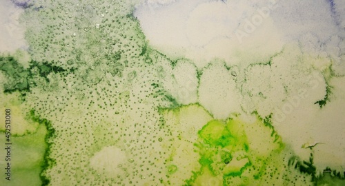 ein Hintergrund in grün, Aquarell mit Salz