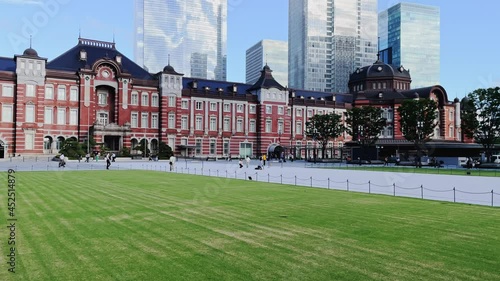 Wallpaper Mural 東京都千代田区丸の内から見た東京の都市景観 Torontodigital.ca