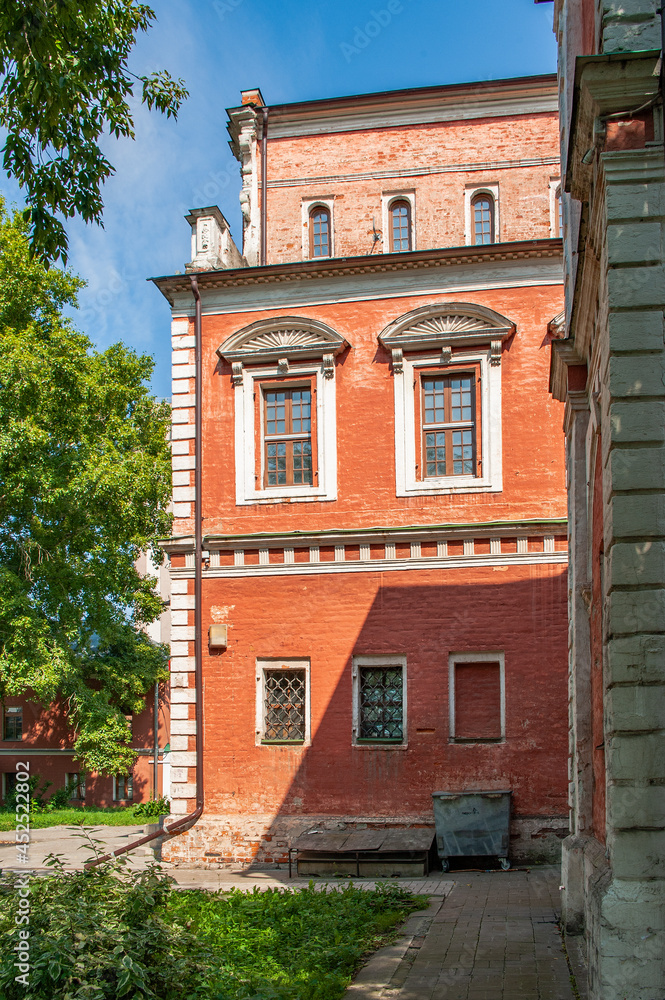 In the manor house of Averky Kirillov, the European Baroque style was fragmentally superimposed on the Russian patterned style during the reconstruction of the early 18th century.  