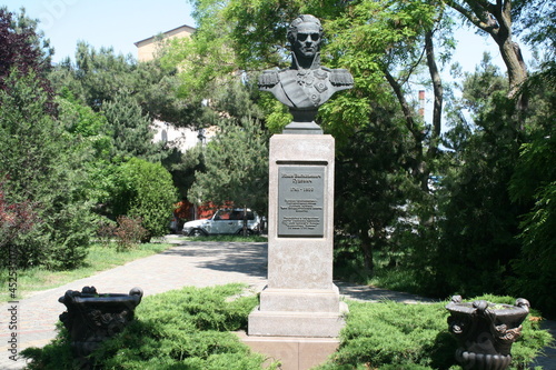 Monument on a beautiful alley