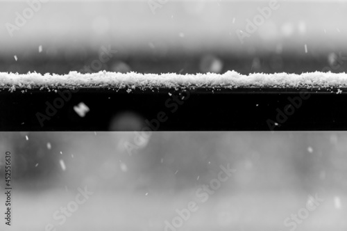 イメージ素材（初雪が降った外の風景）