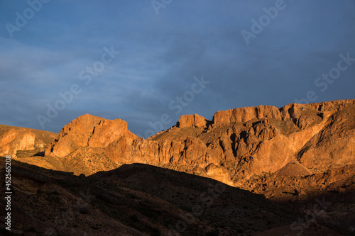 atardecer en la montaña