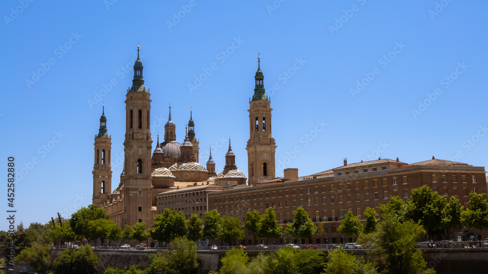 Obraz premium Cathedral Basilica of Our Lady of the Pillar. Roman Catholic church of Zaragoza.