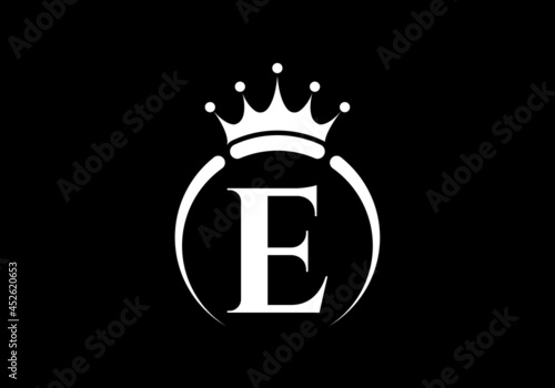Initial E monogram alphabet with a crown. Royal, King, queen luxury symbol. Font emblem. Modern luxury brand element sign. Vector illustration.