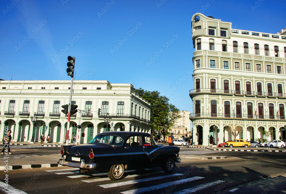 Classic cars and colonial architecture, Havana, Cuba