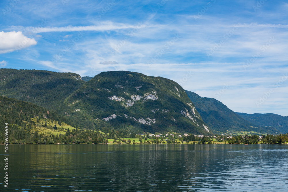 スロベニア　ボーヒニ湖の風景