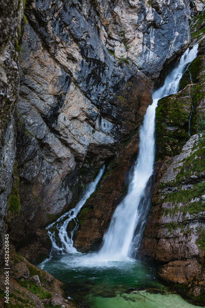 スロベニア　ボーヒニのサヴァイツア滝