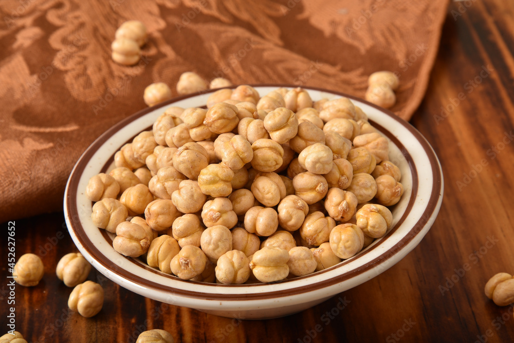 Dried roasted chickpeas Dried roasted chickpeas
