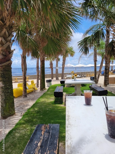 Florida beach restaurant 