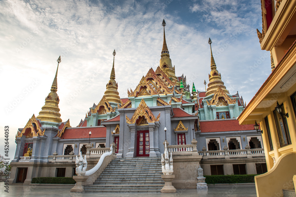 Fototapeta premium Thai temples and beautiful ancient sites