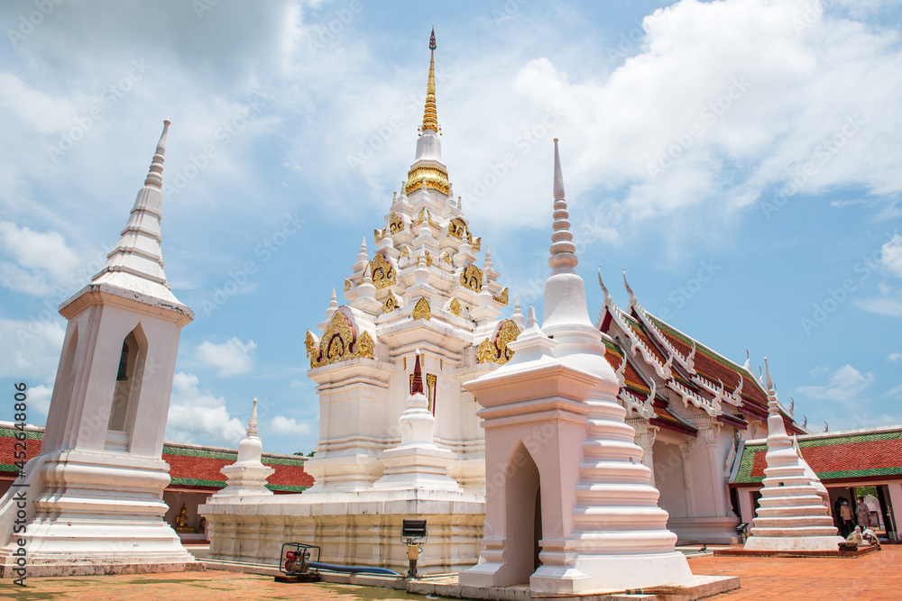 Fototapeta premium Thai temples and beautiful ancient sites