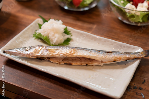 Obraz na płótnie 日本の食卓,焼き魚,カマス,干物,家庭料理,和食 w salonie