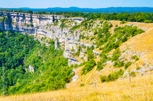 Parque Natural de Urbasa y Andia en Navarra, (País Vasco, España).