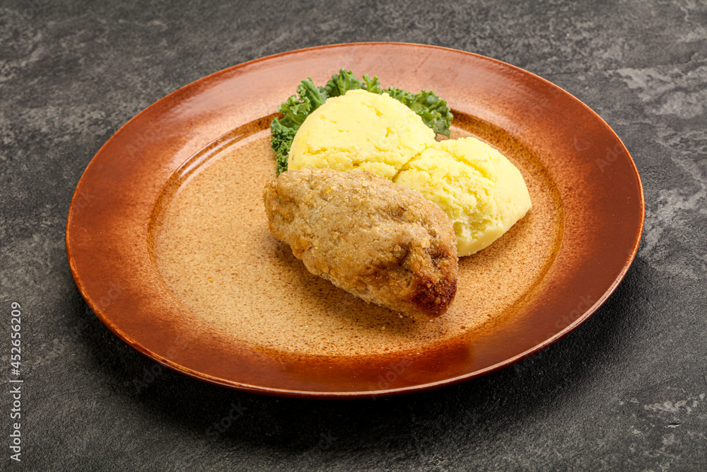 Crispy chicken cutlet with mashed potato Crispy chicken cutlet with mashed potato